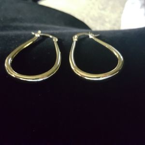 (2)Beautiful 14kt Gold Earring Hoops new